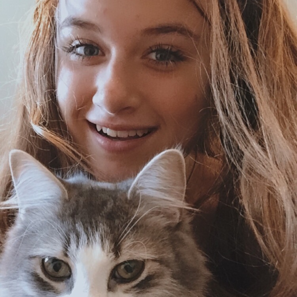 Meet your Posher, Alexandra